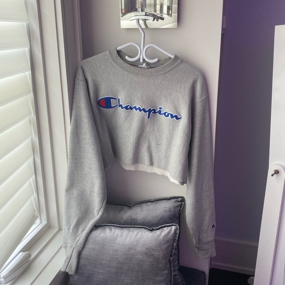 Champion Cropped Sweater - Picture 2 of 2